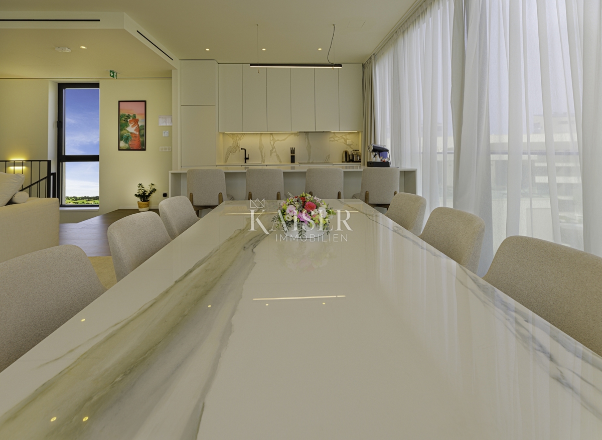 Istra, Umag, Savudrija - luksuzna vila v naselju, 275m2 - na voljo vse storitve v naselju