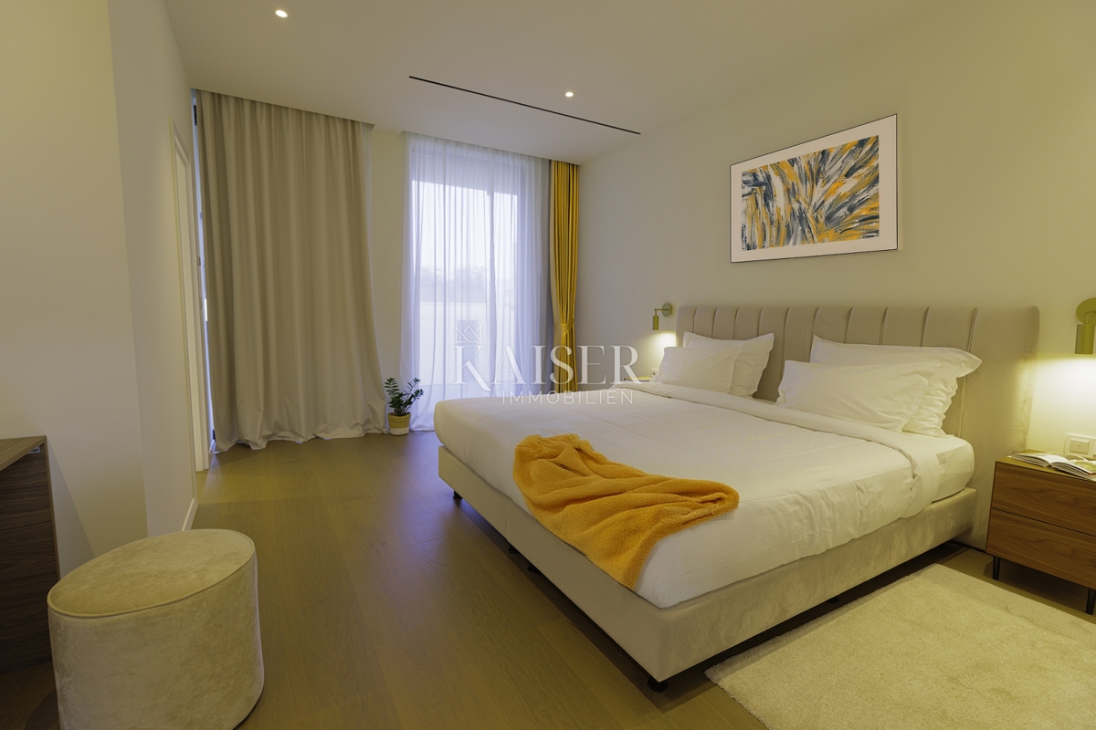 Istra, Umag, Savudrija - luksuzna vila v naselju, 275m2 - na voljo vse storitve v naselju