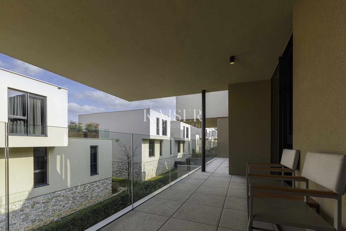 Istra, Umag, Savudrija - luksuzna vila v naselju, 275m2 - na voljo vse storitve v naselju