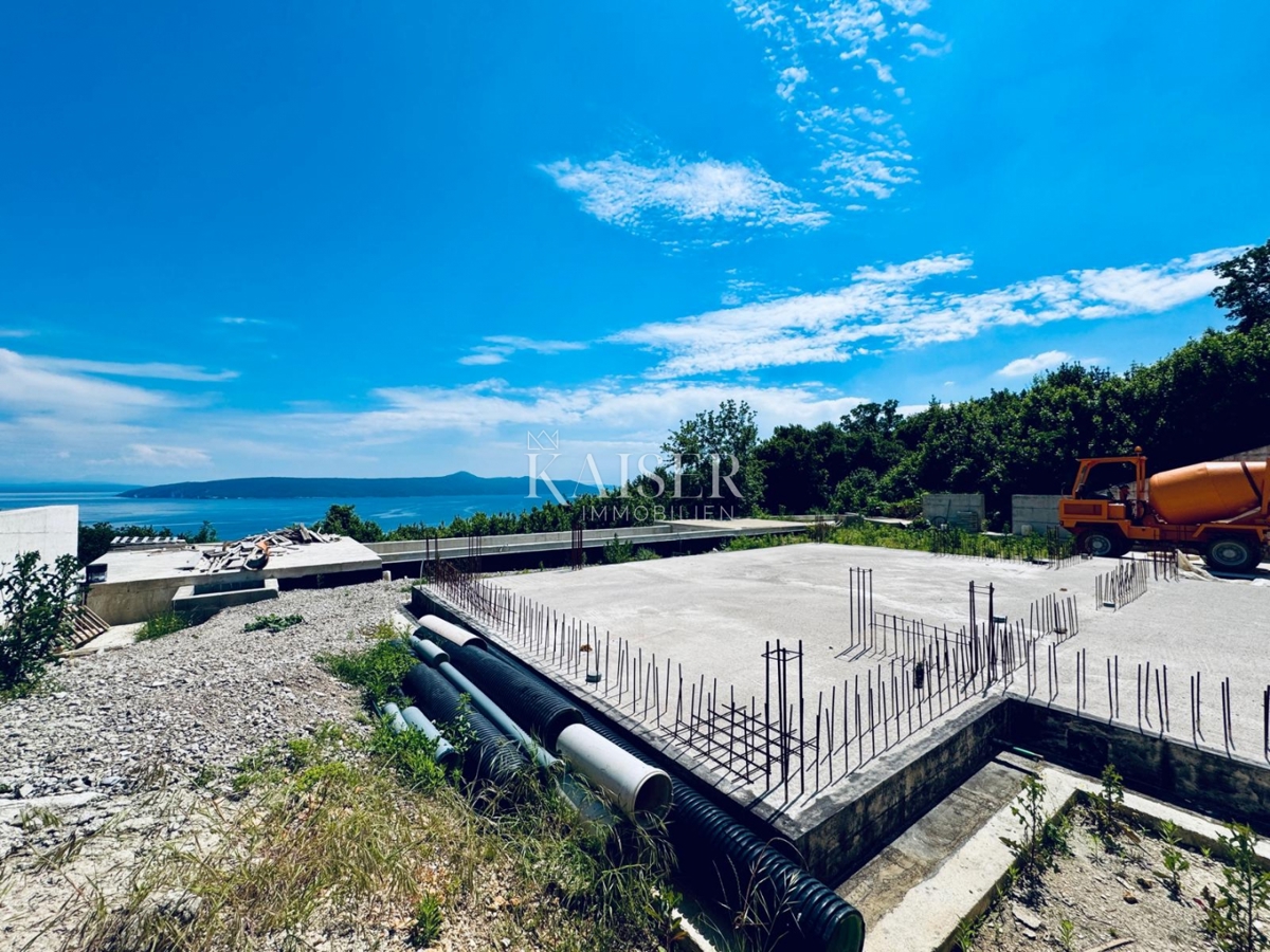 Opatija, Mošćenice - Vaš pogled na Kvarner, gradbeno zemljišče z gradnjo luksuzne vile v teku 