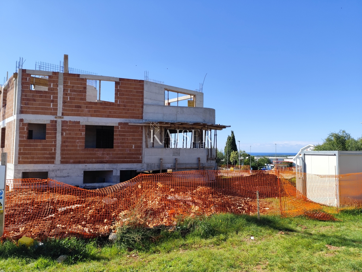 Istra, Poreč - moderna novogradnja v bližini plaže