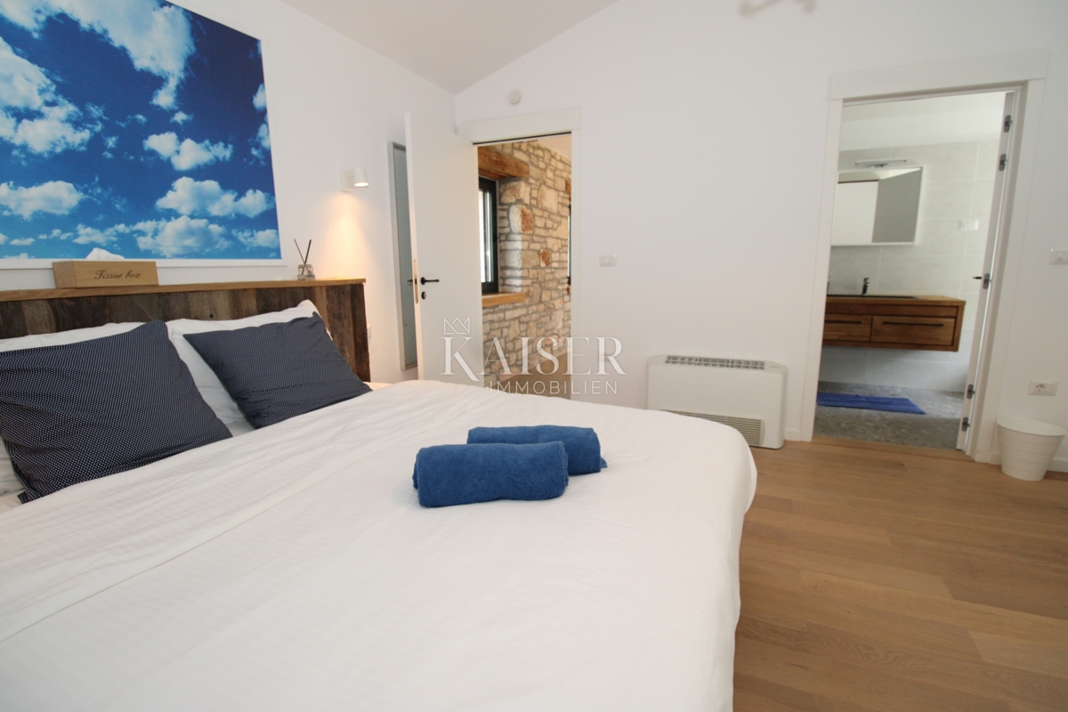 Istra - Poreč, vila z zajtrkom, bazenom in pogledom na morje