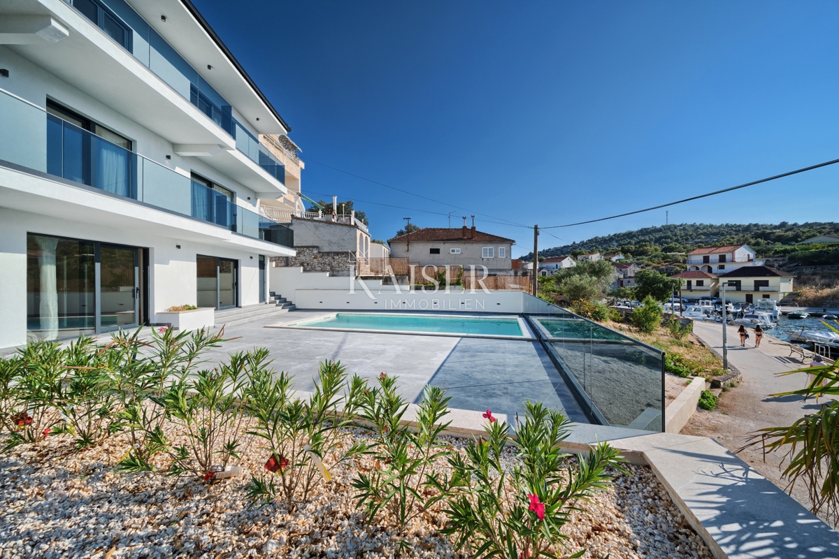 Šibenik, Rogoznica - Ekskluzivna vila z bazenom - novogradnja