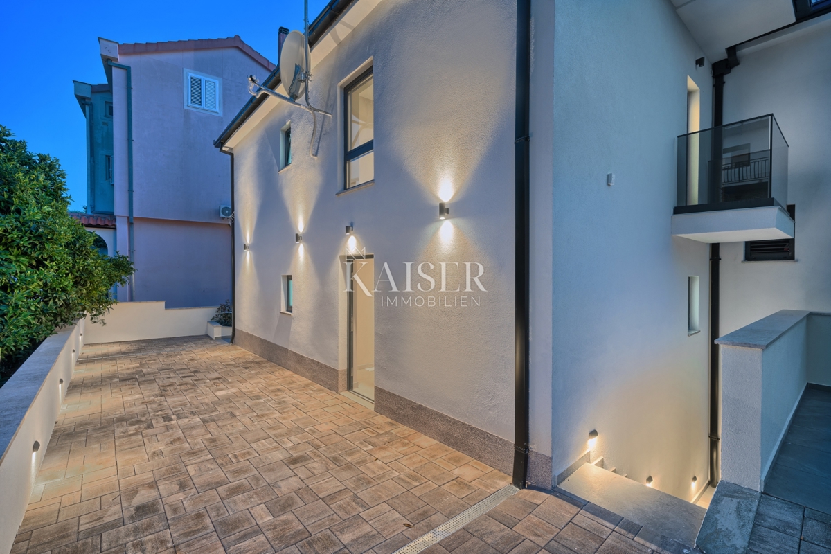 Šibenik, Rogoznica - Ekskluzivna vila z bazenom - novogradnja