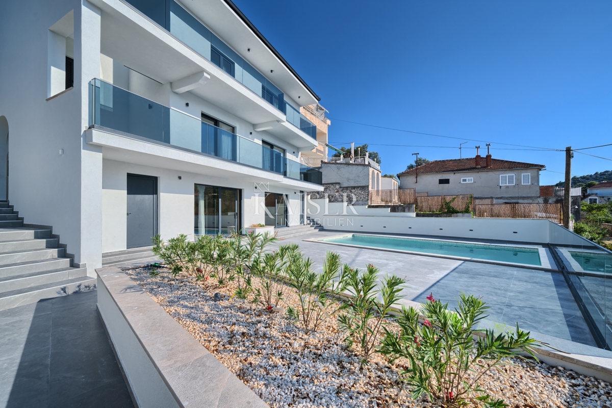 Šibenik, Rogoznica - Ekskluzivna vila z bazenom - novogradnja