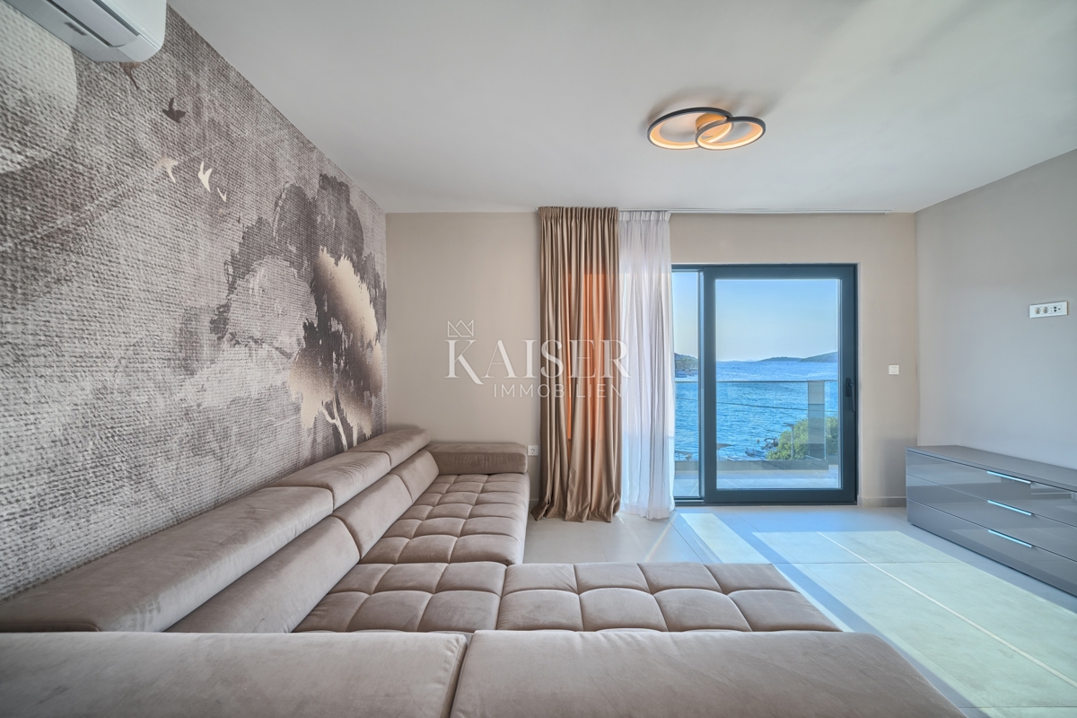 Šibenik, Rogoznica - Ekskluzivna vila z bazenom - novogradnja