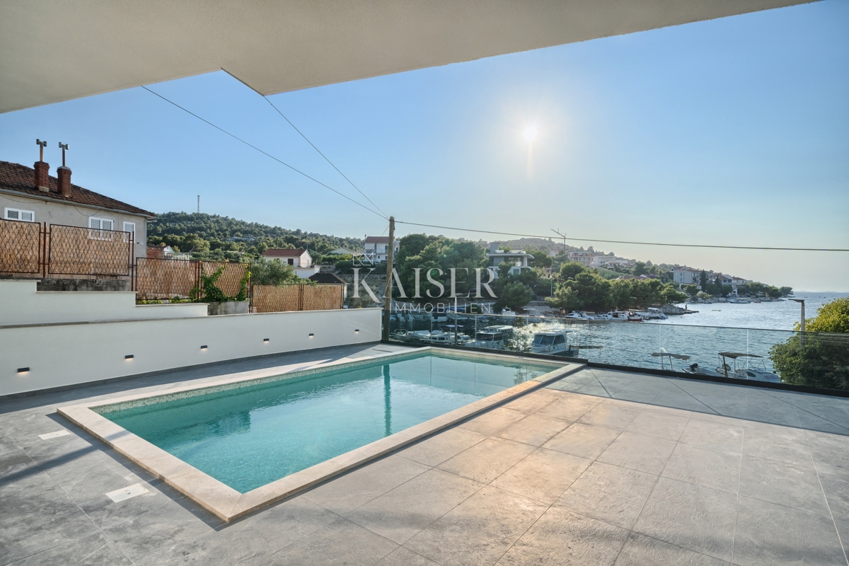 Šibenik, Rogoznica - Ekskluzivna vila z bazenom - novogradnja