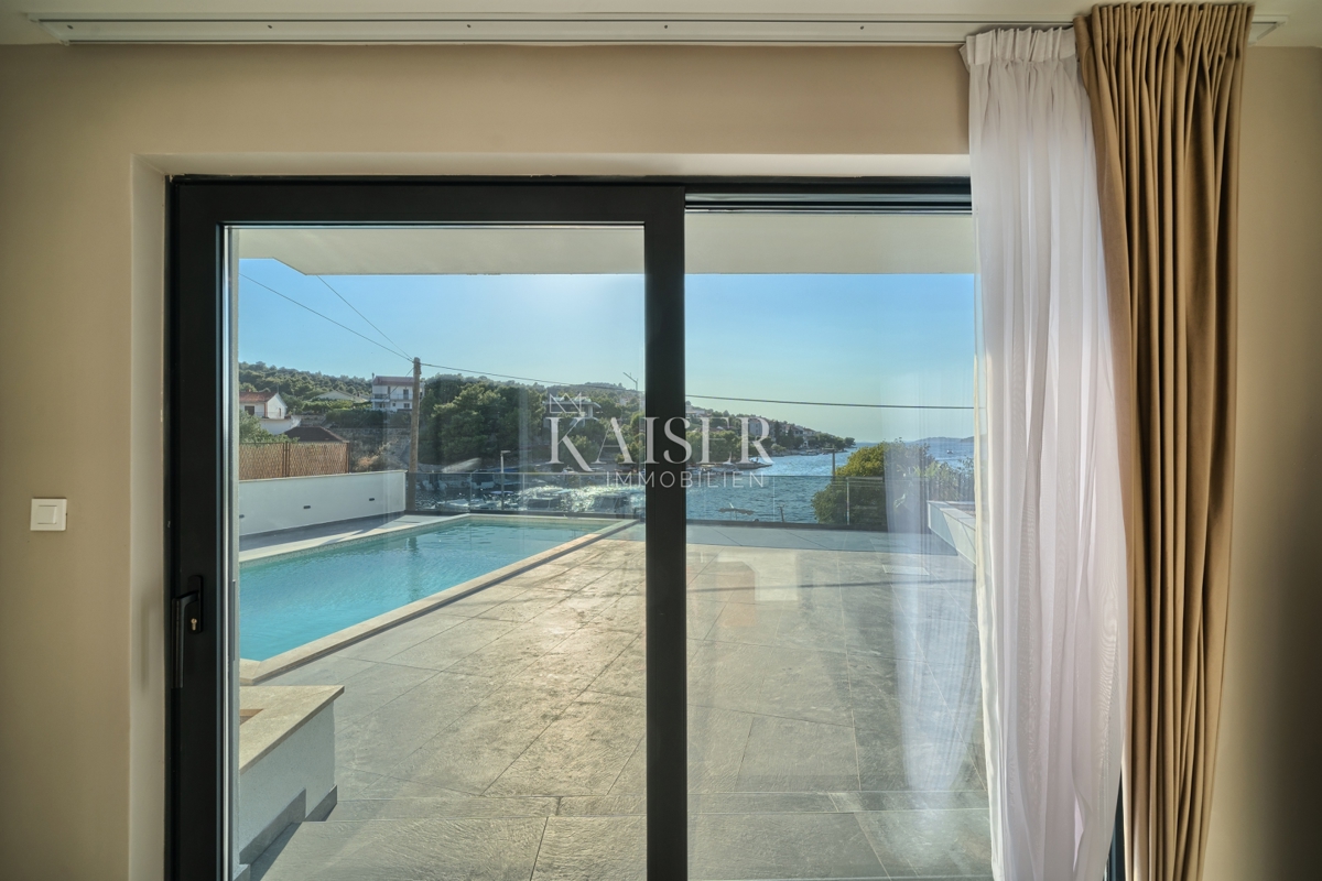Šibenik, Rogoznica - Ekskluzivna vila z bazenom - novogradnja