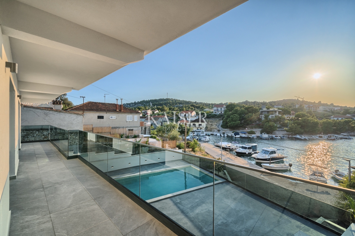 Šibenik, Rogoznica - Ekskluzivna vila z bazenom - novogradnja