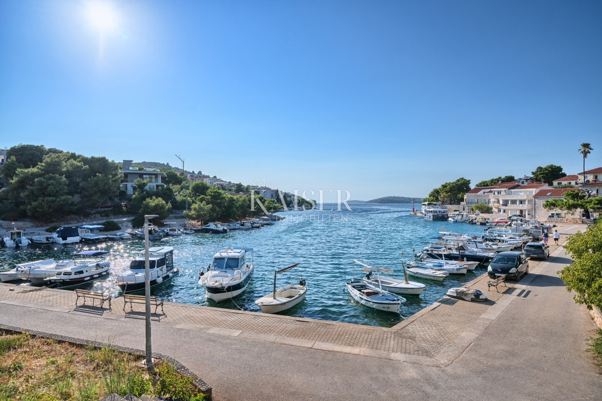 Šibenik, Rogoznica - Ekskluzivna vila z bazenom - novogradnja