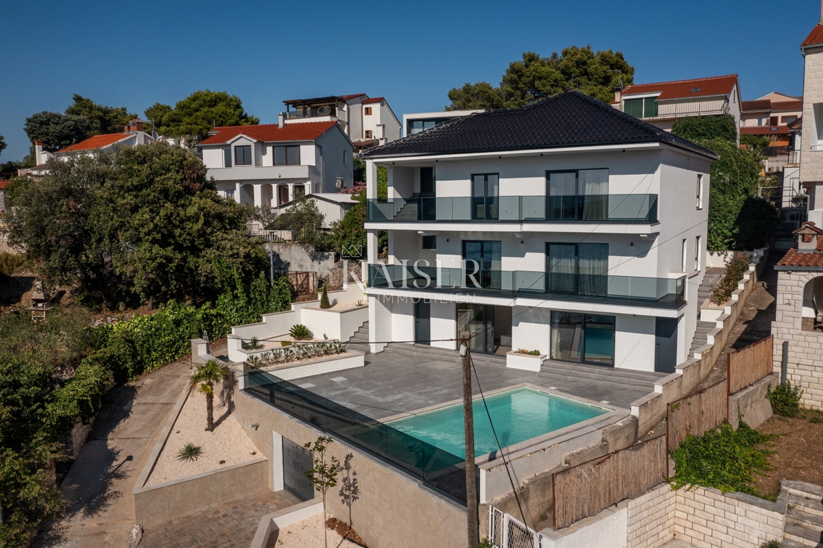Šibenik, Rogoznica - Ekskluzivna vila z bazenom - novogradnja