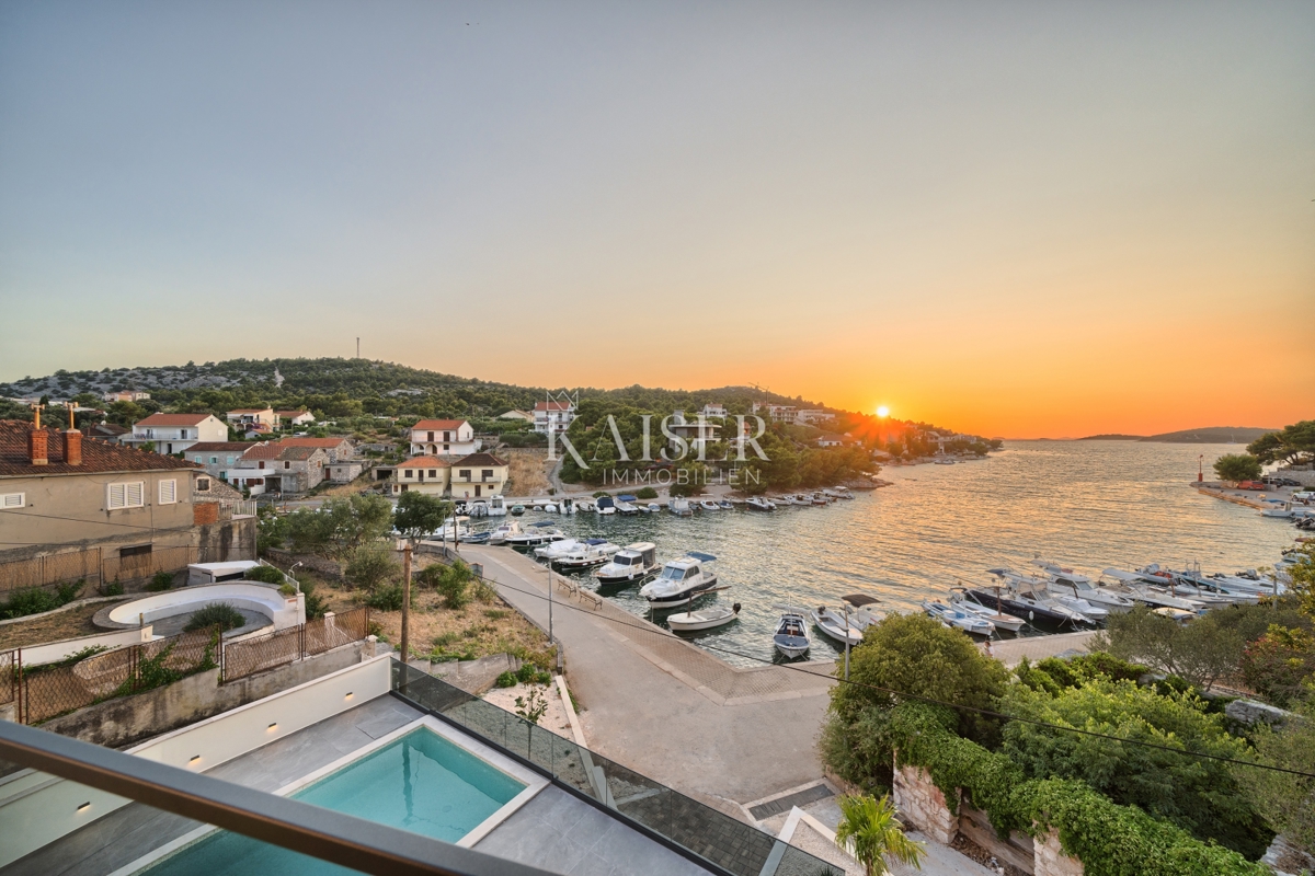 Šibenik, Rogoznica - Ekskluzivna vila z bazenom - novogradnja