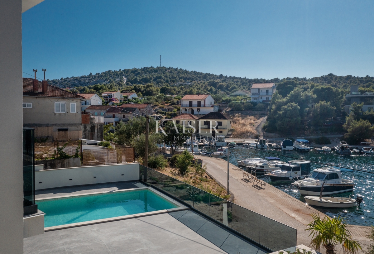 Šibenik, Rogoznica - Ekskluzivna vila z bazenom - novogradnja