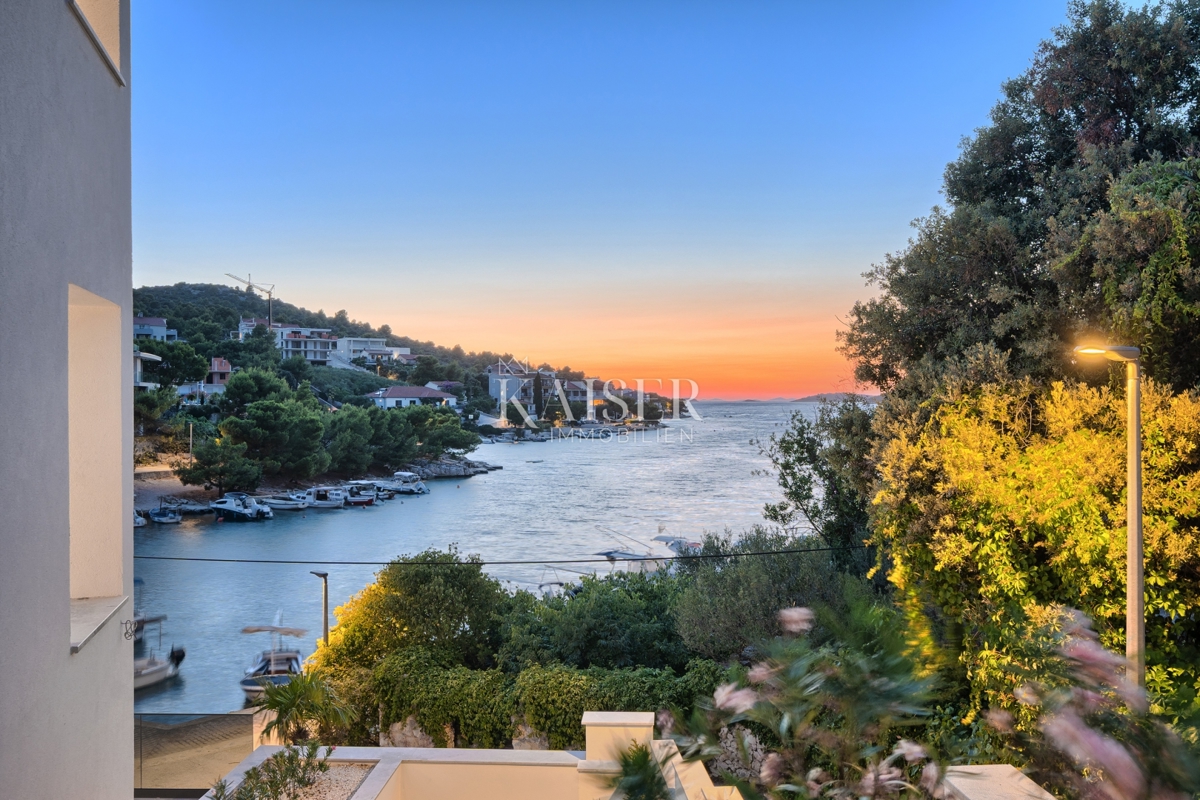 Šibenik, Rogoznica - Ekskluzivna vila z bazenom - novogradnja