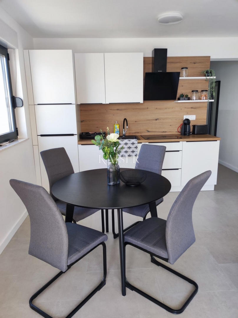 Pag, Povljana - apartma 62 m2, 50 m od plaže