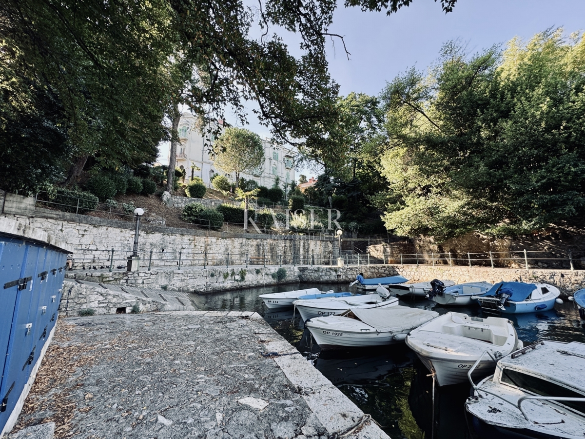 Opatija – Garsonjera 15 m2 v centru, 1. vrsta do morja