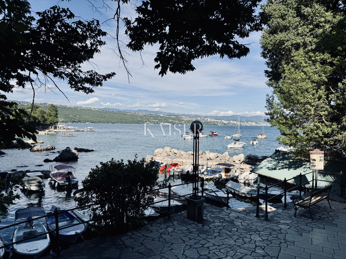 Opatija – Garsonjera 15 m2 v centru, 1. vrsta do morja