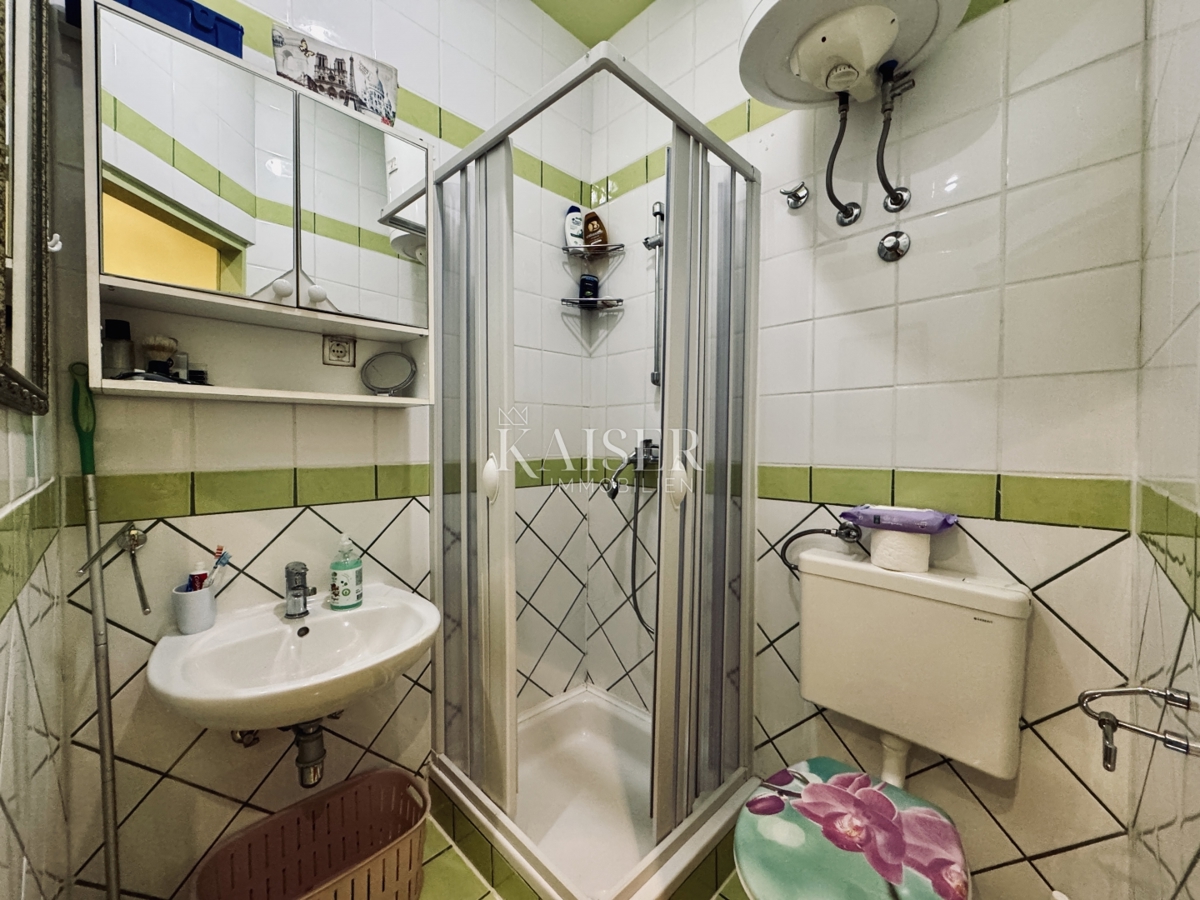 Opatija – Garsonjera 15 m2 v centru, 1. vrsta do morja
