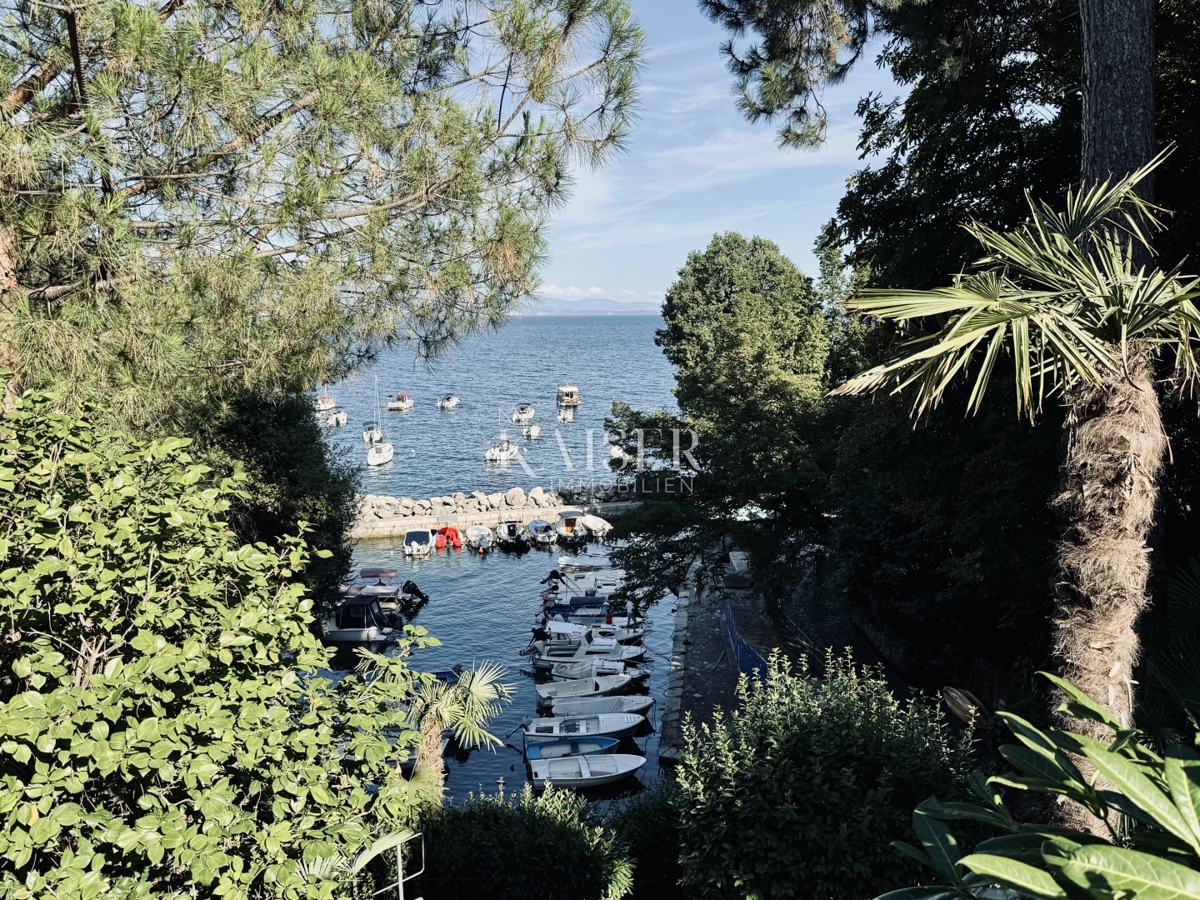 Opatija – Garsonjera 15 m2 v centru, 1. vrsta do morja