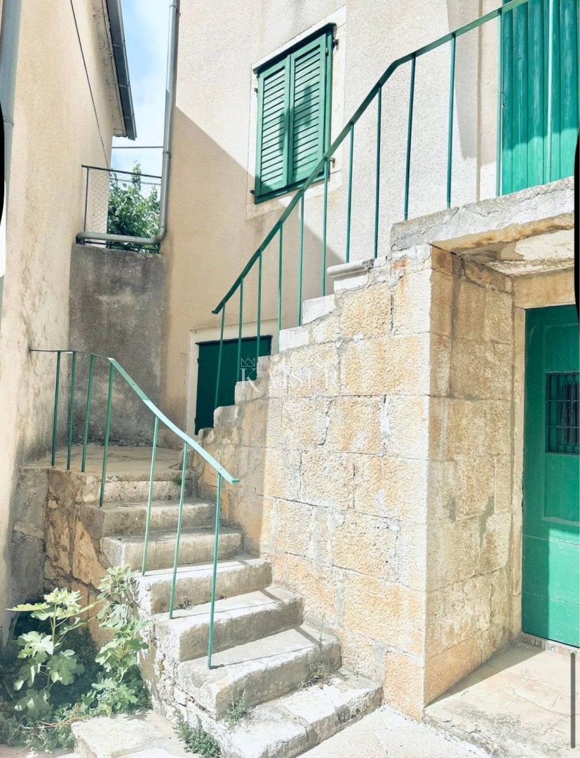 Rogoznica, Šibenik-Tradicionalna kamnita hiša 50m od morja