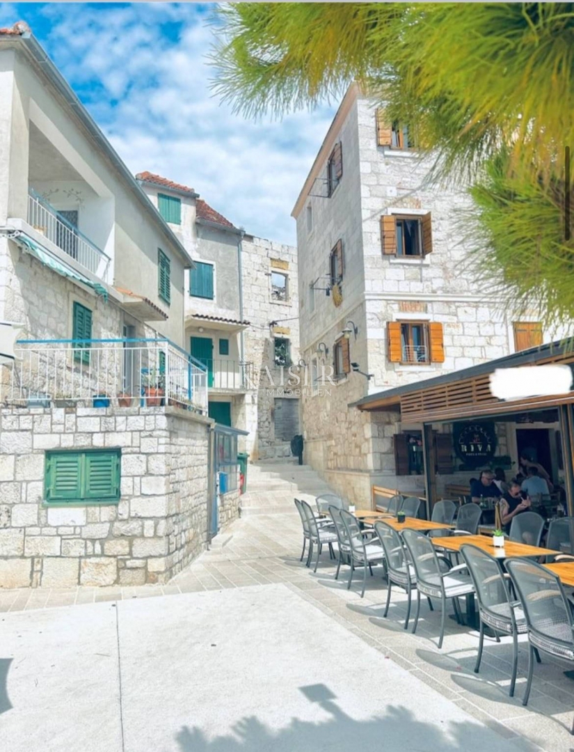 Rogoznica, Šibenik-Tradicionalna kamnita hiša 50m od morja
