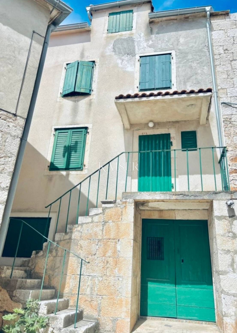 Rogoznica, Šibenik-Tradicionalna kamnita hiša 50m od morja