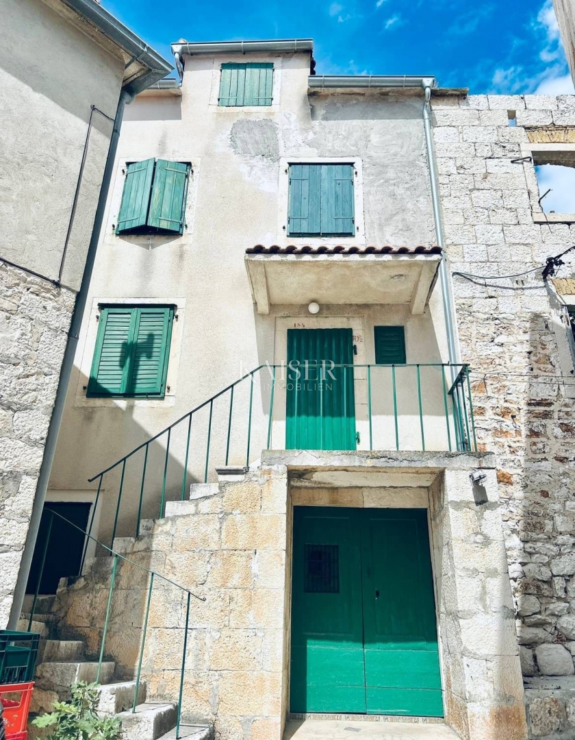 Rogoznica, Šibenik-Tradicionalna kamnita hiša 50m od morja