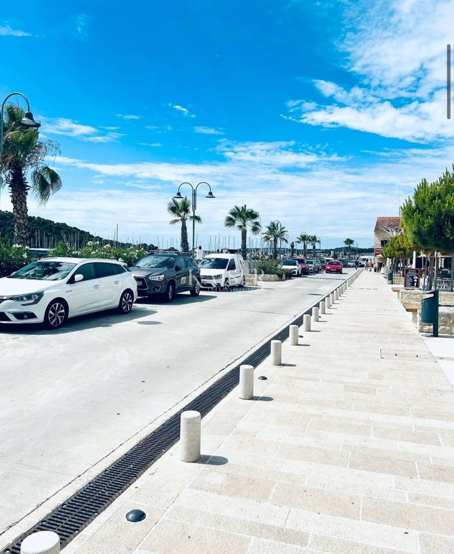 Rogoznica, Šibenik-Tradicionalna kamnita hiša 50m od morja