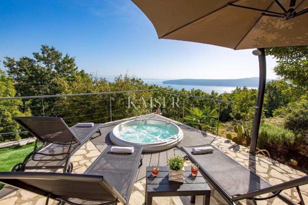 Opatija, Mošćenička Draga - hiša s panoramskim pogledom na morje, popolna za počitnice, 90 m2