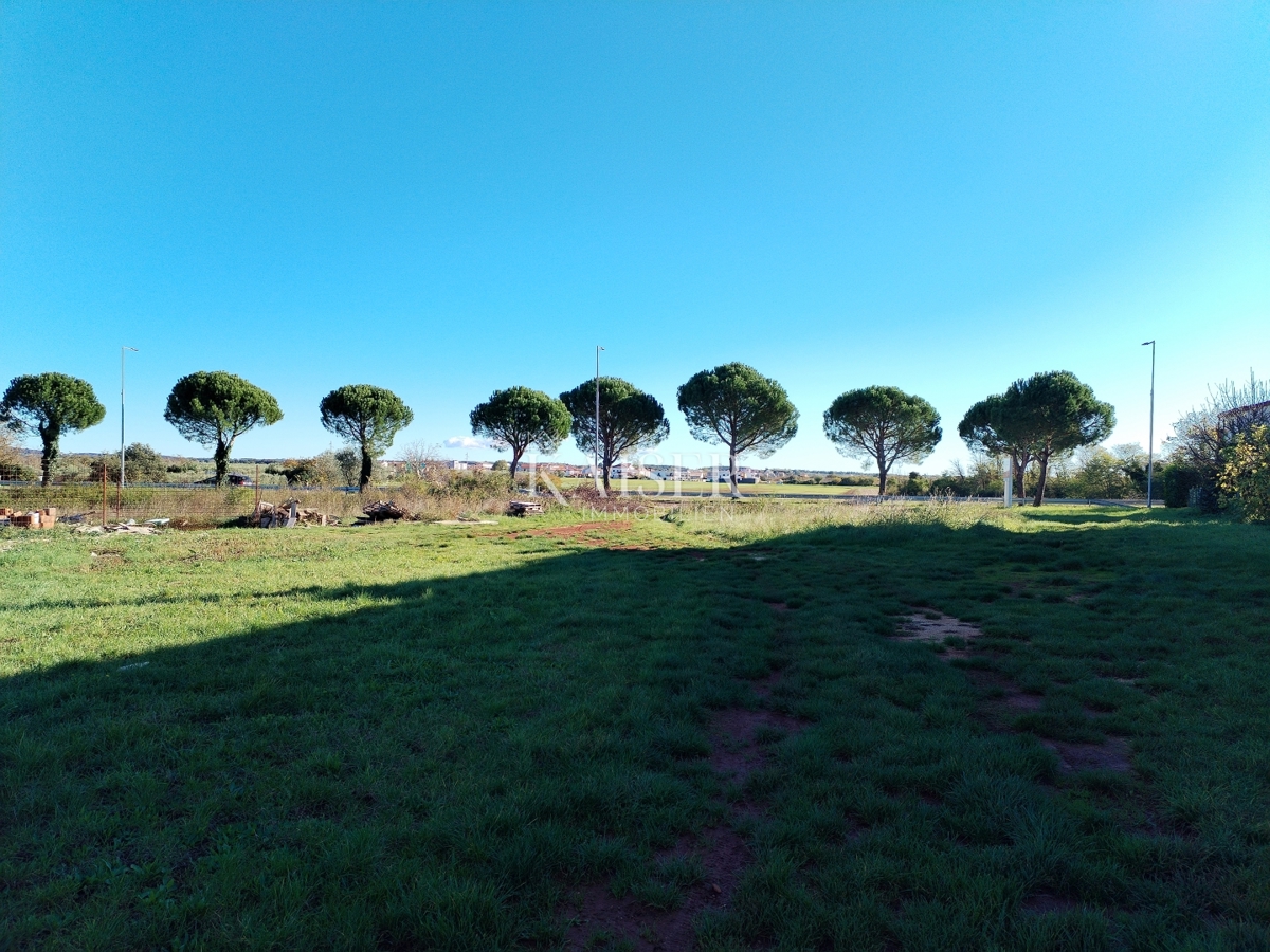  Zazidljivo zemljišče Umag, 437m2