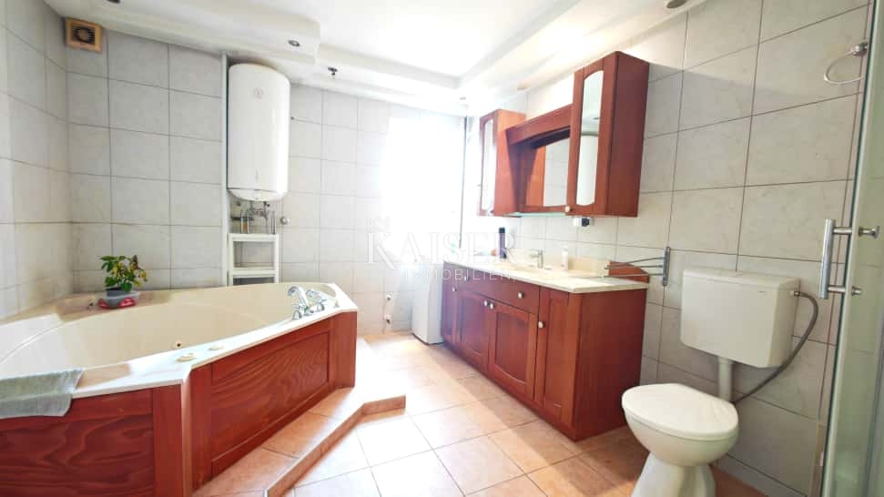 Stanovanje Pula, 156,53m2