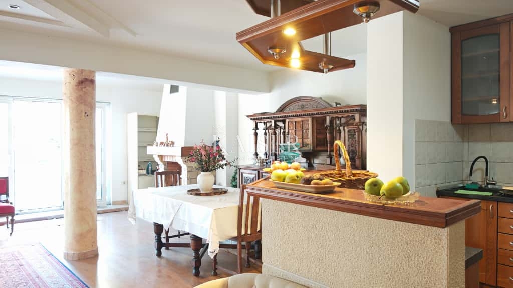 Stanovanje Pula, 156,53m2