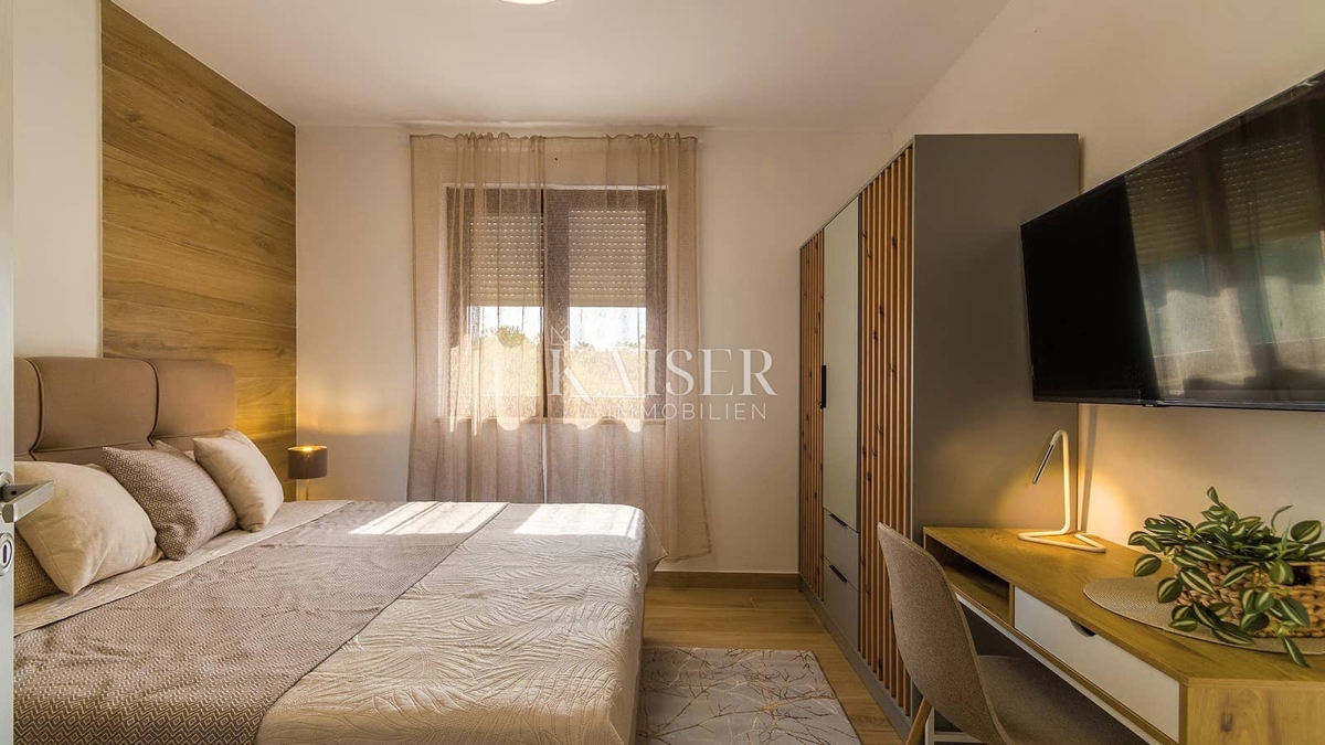 Istra, Svetvinčenat - moderna polpritlična hiša z bazenom