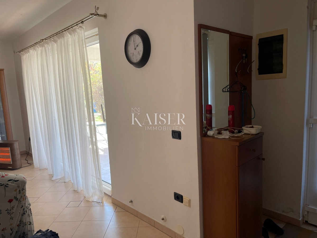 Istra, Umag - okolica: opremljena hiša 200m2 z dvema apartmajema in velikim vrtom 500m2