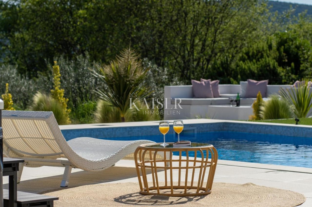 Čudovita hiša v bližini Šibenika