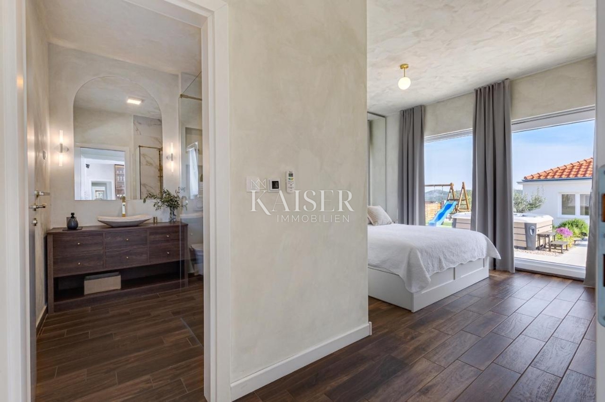 Čudovita hiša v bližini Šibenika