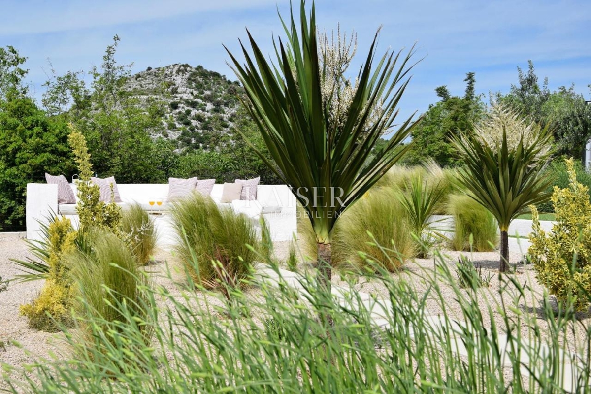 Čudovita hiša v bližini Šibenika