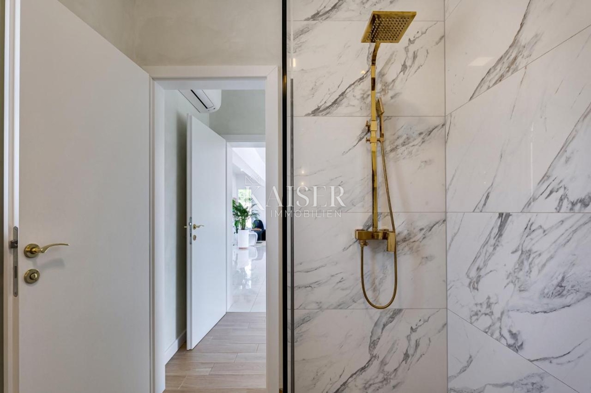 Čudovita hiša v bližini Šibenika