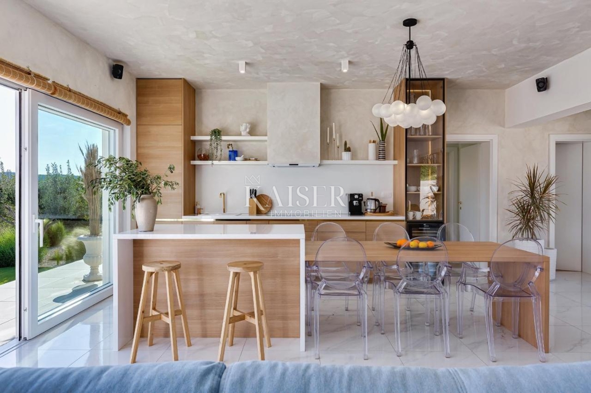 Čudovita hiša v bližini Šibenika