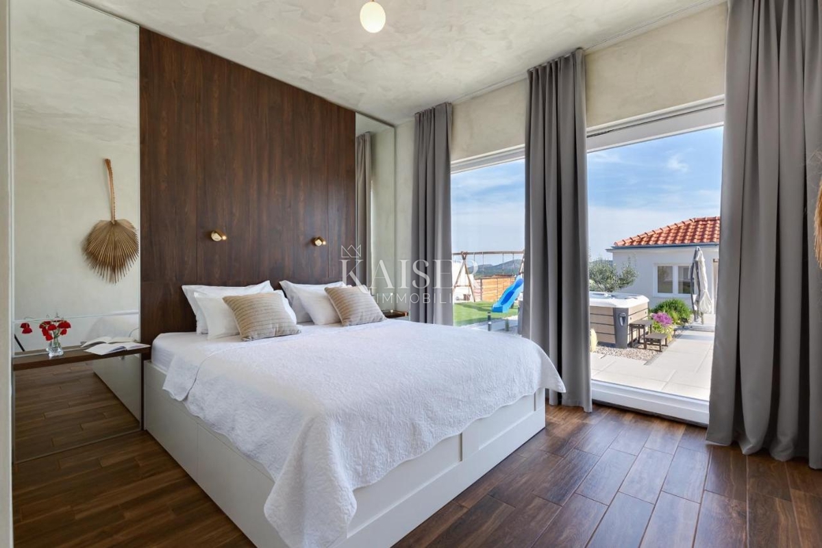 Čudovita hiša v bližini Šibenika