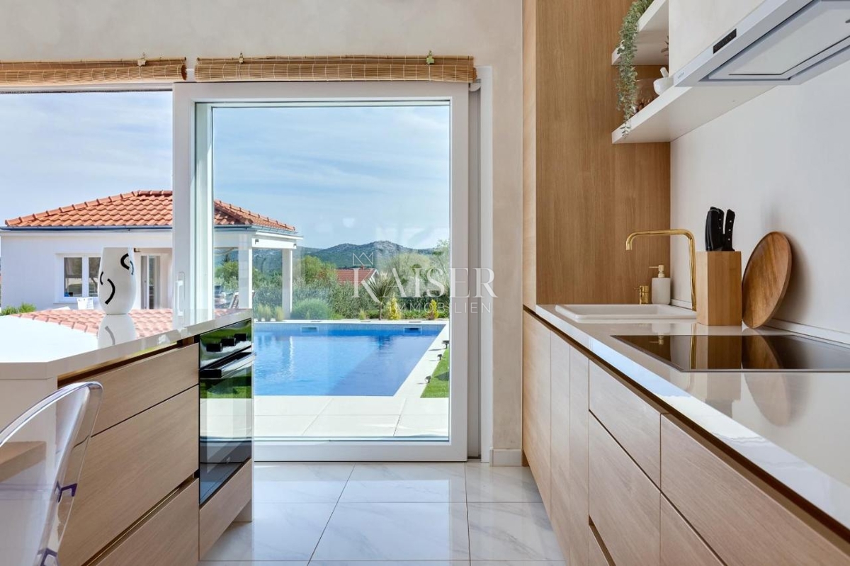 Čudovita hiša v bližini Šibenika