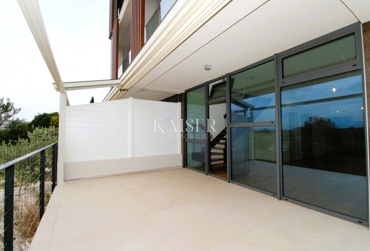 Istra, Rovinj - moderno dupleks stanovanje 112m2 z vrtom in garažo