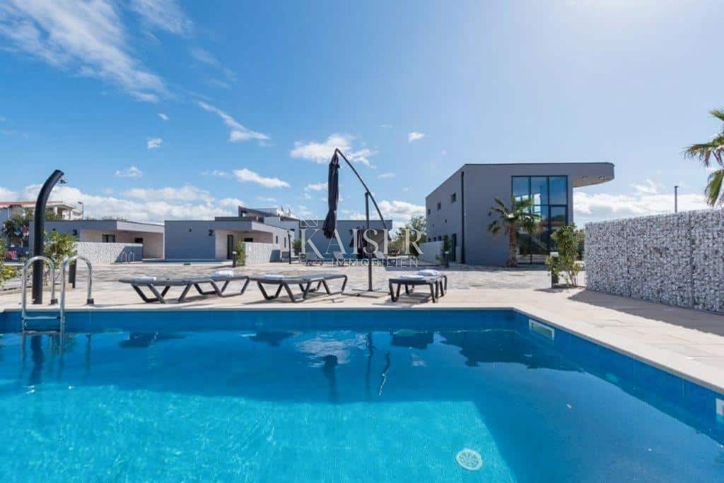 Zadar - Letovišče 1 km od morja