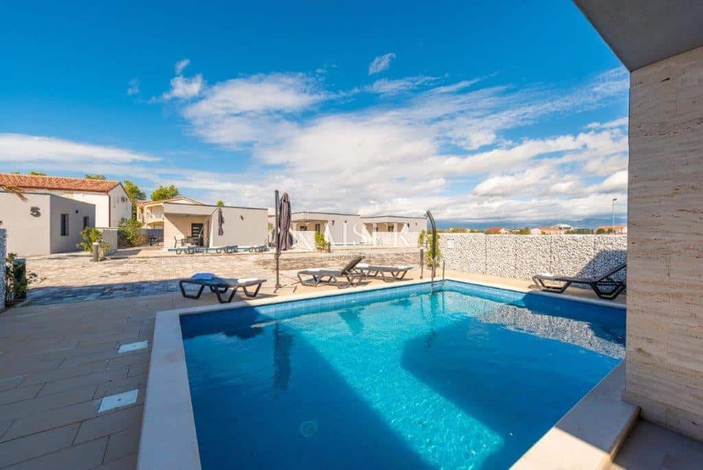 Zadar - Letovišče 1 km od morja