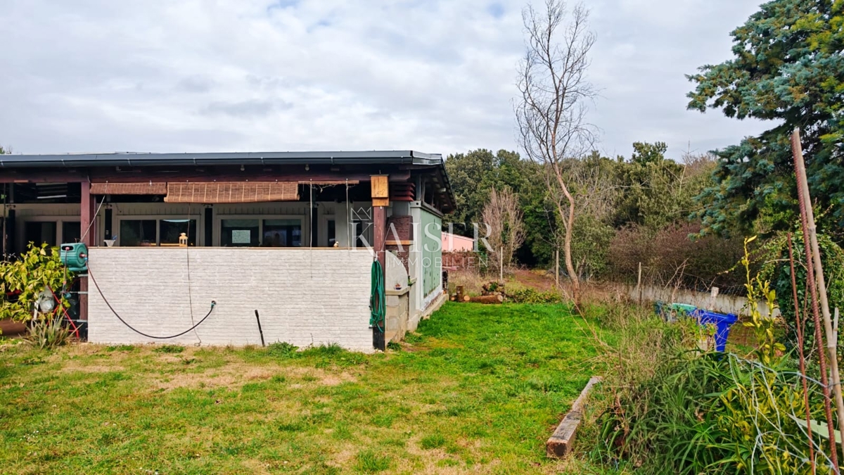Istra, Pula - idilična hišica 70m2 na parceli 527m2