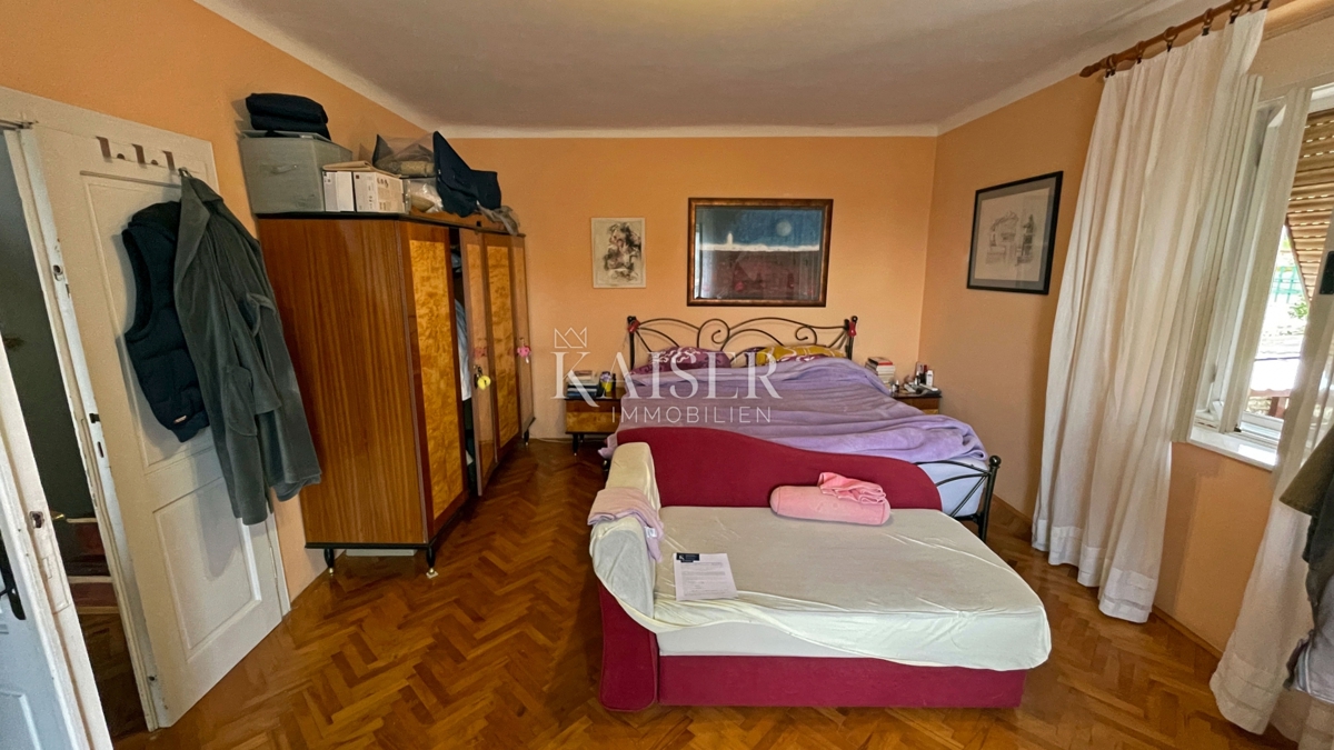 Istra, Vinkuran - dvodružinska hiša s pogledom na morje