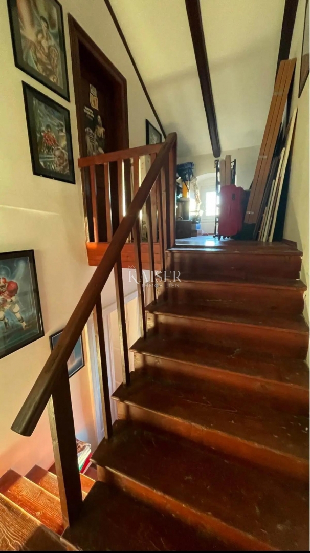 Istra, Vinkuran - dvodružinska hiša s pogledom na morje