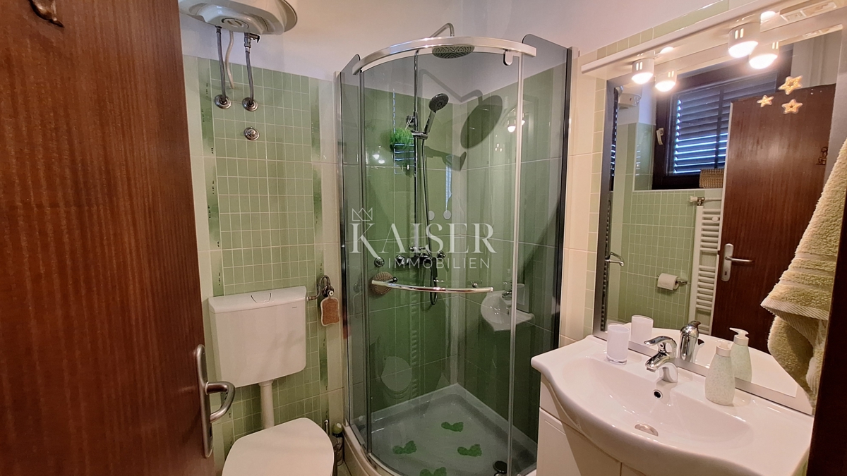 Opatija, stanovanje v drugem nadstropju stanovanjske stavbe z balkonom