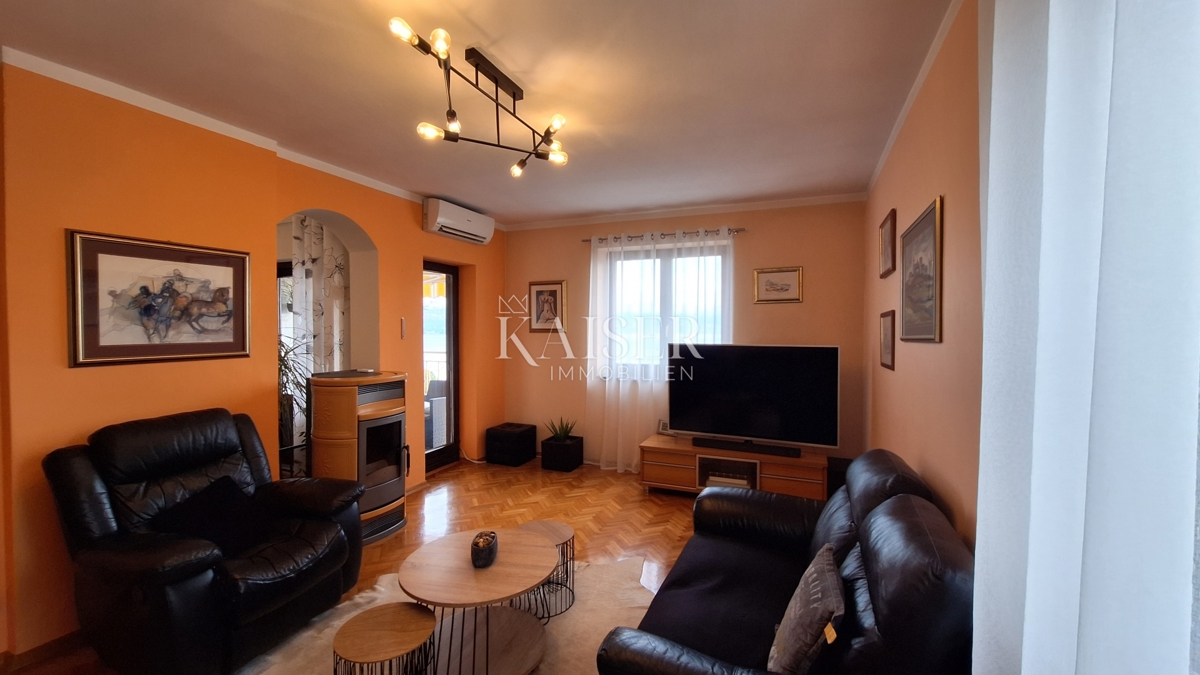 Opatija, stanovanje v drugem nadstropju stanovanjske stavbe z balkonom