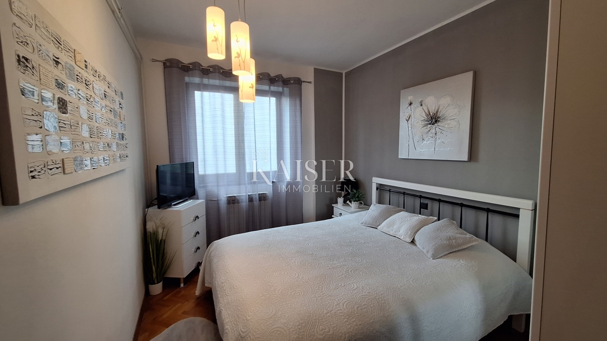 Opatija, stanovanje v drugem nadstropju stanovanjske stavbe z balkonom